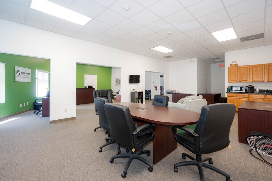 More Photos Of 3901 Mary Eliza Trce NW, Marietta Medical For Lease