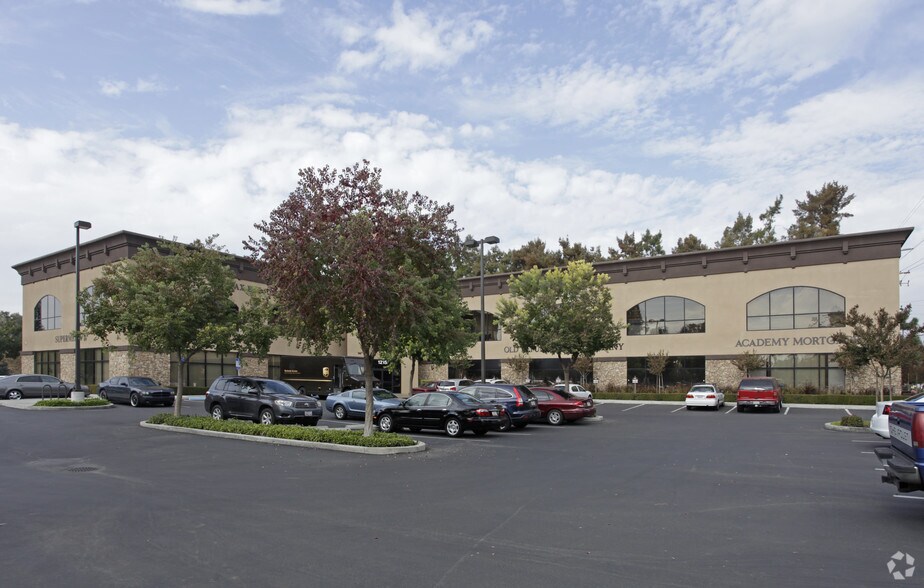 More Photos Of 1215 W Center St, Manteca Office For Lease