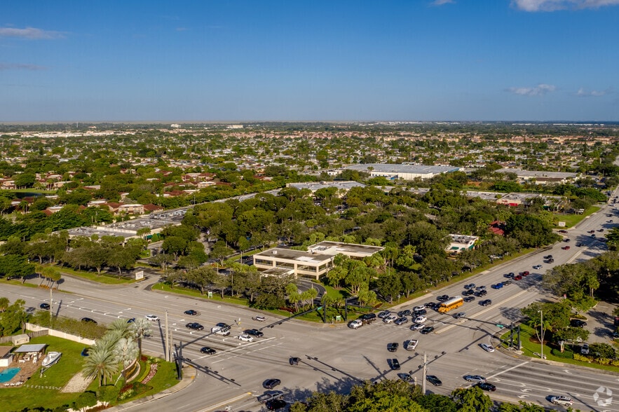 More Photos Of 1809-1951 N Pine Island Rd, Plantation General Retail For Lease