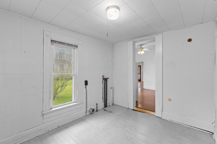 More Photos Of 4103 Broadway, Grove City Freestanding For Sale