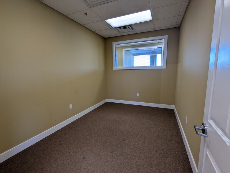More Photos Of 1243 Easton Rd, Warrington Unknown For Lease