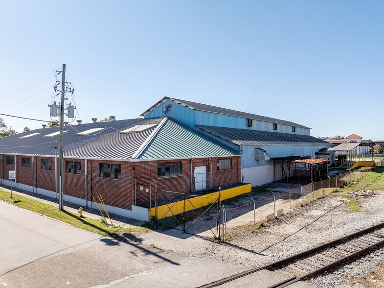 More Photos Of 2127 Hubbard St, Jacksonville Manufacturing For Sale