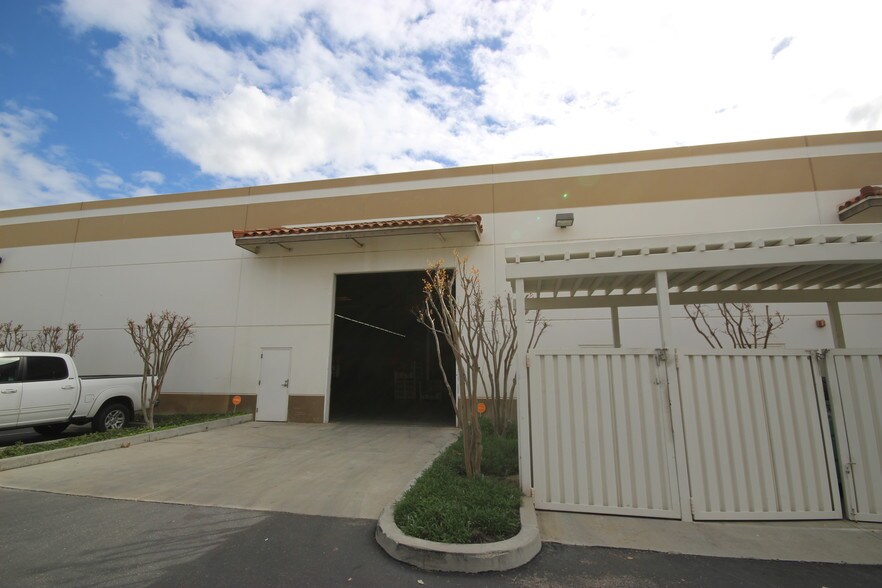 More Photos Of 365 Camino Carillo, Camarillo Warehouse For Lease