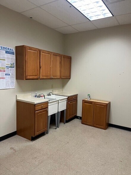 More Photos Of 1071-1075 Freedom Rd, Cranberry Township Storefront Retail Office For Lease