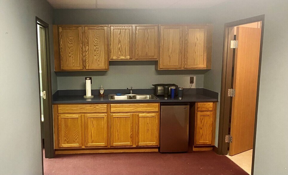 More Photos Of 42490 Garfield Rd, Clinton Township Medical For Lease