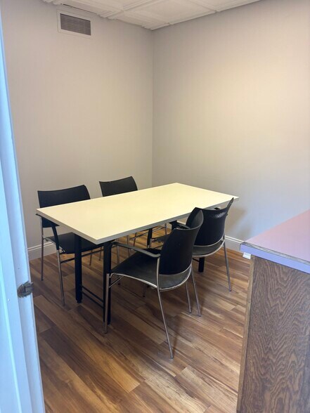 More Photos Of 721 Union Rd, West Seneca Medical For Sale