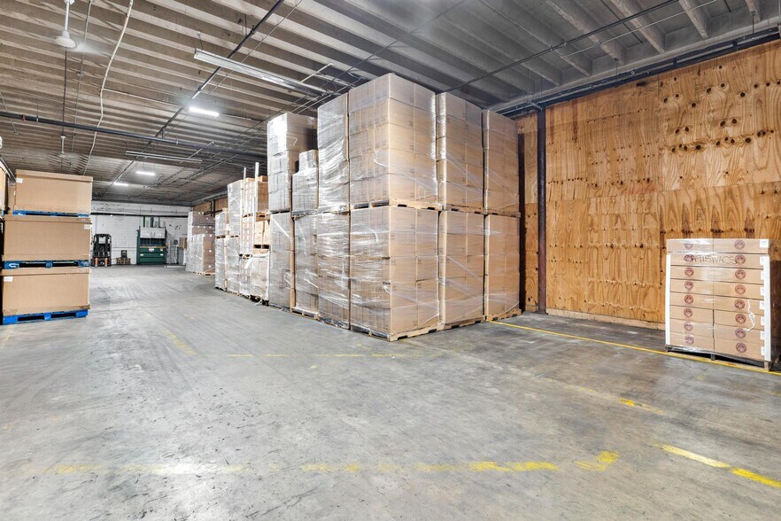 More Photos Of 1103 Thomas Ave, Leesburg Warehouse For Lease