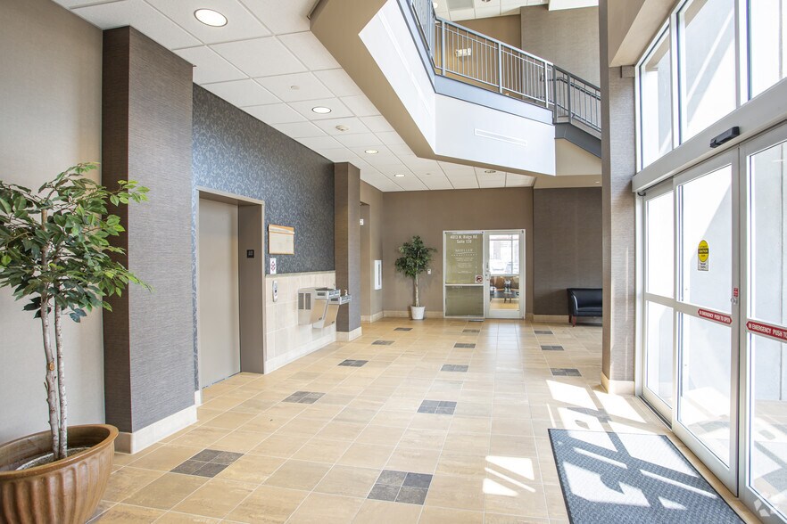 More Photos Of 4013 N Ridge Rd, Wichita Medical For Lease