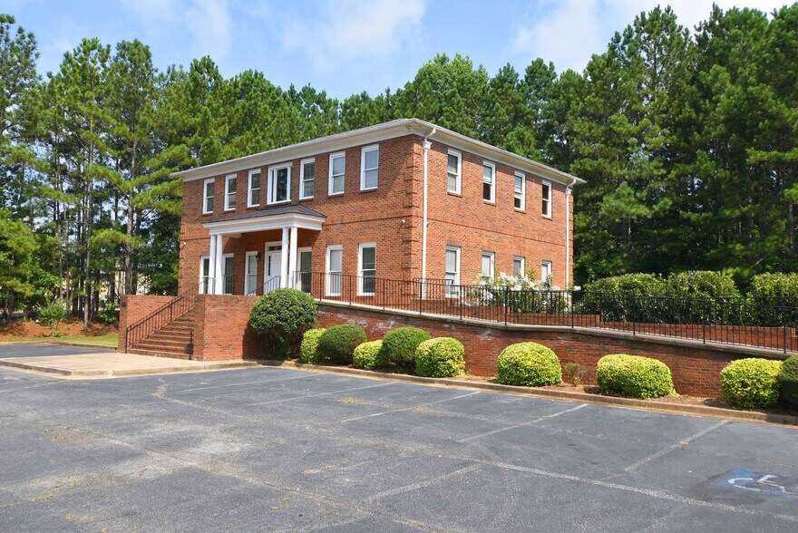 Primary Photo Of 116 Peachtree Ct, Peachtree City Medical For Lease