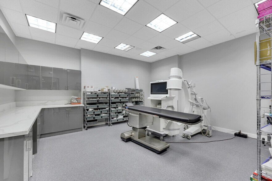 More Photos Of 375 N Stephanie St, Henderson Medical For Sale