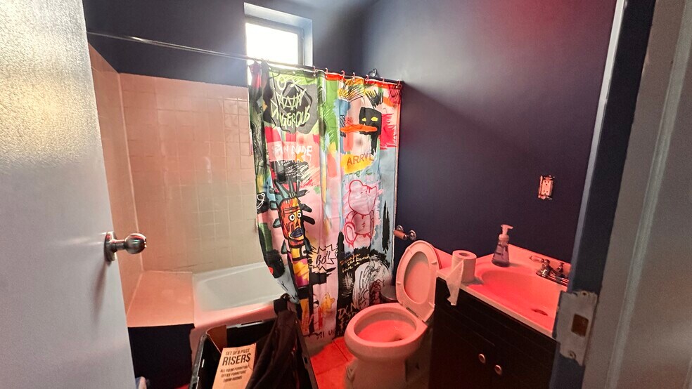 More Photos Of 361 Metropolitan Ave, Brooklyn General Retail For Lease