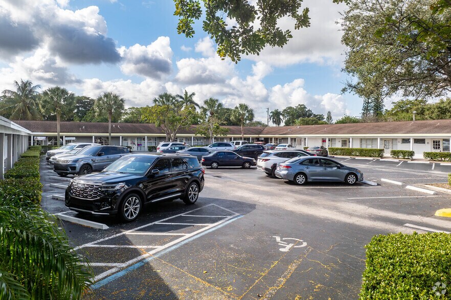 More Photos Of 4330 W Broward Blvd, Plantation Medical For Lease