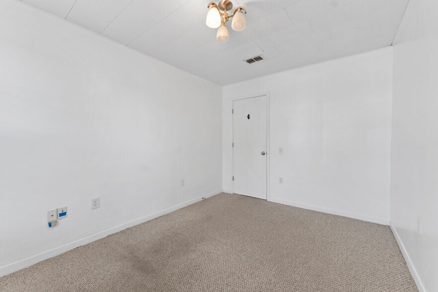 More Photos Of 925 Florida Ave, Palm Harbor Office Residential For Sale