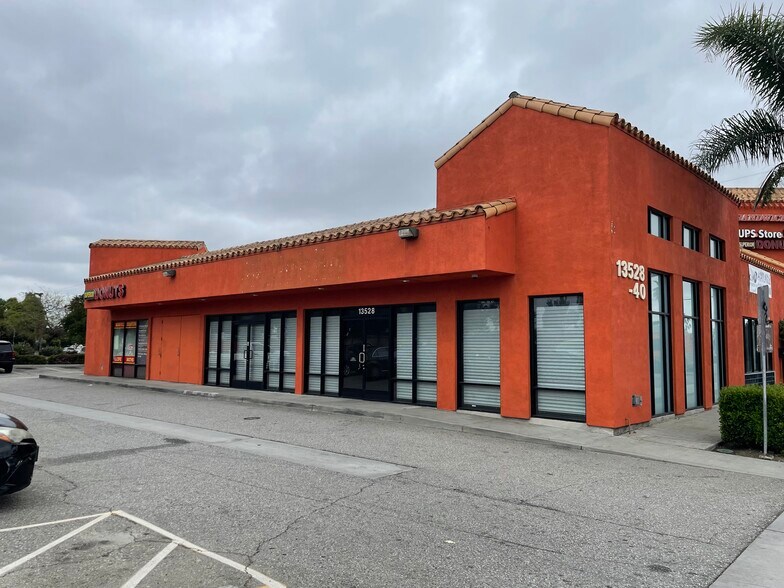 More Photos Of 13528-13542 Lakewood Blvd, Bellflower Freestanding For Lease