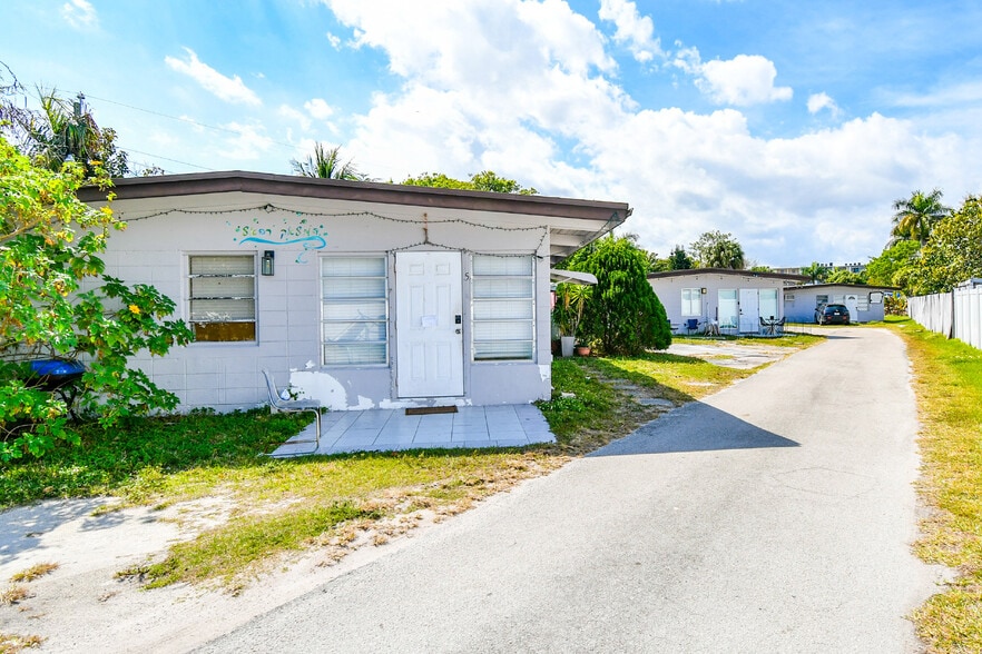 More Photos Of 215 NE 10th Ave, Hallandale Beach Apartments For Sale