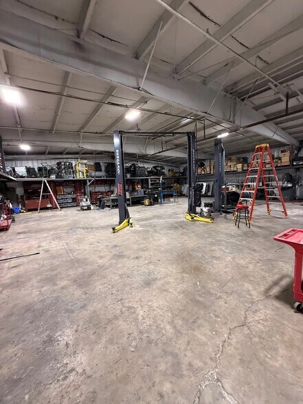 More Photos Of 4632 Pontchartrain Dr, Slidell Flex For Sale