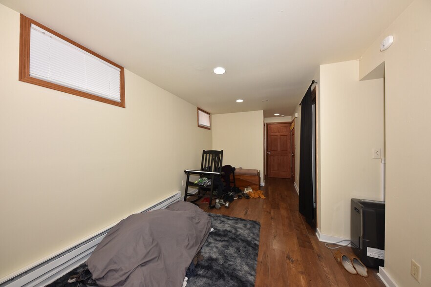 More Photos Of 2940 N Maryland Ave, Milwaukee Apartments For Sale