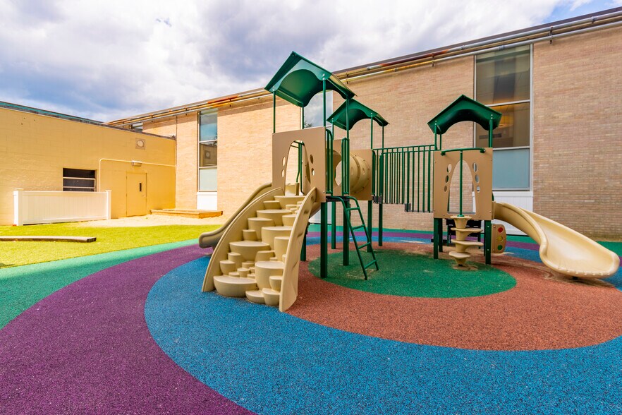 More Photos Of 900 Chelmsford St, Lowell Office For Lease