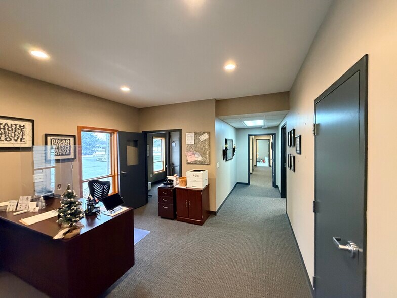 More Photos Of 408 E Washington St, Butler Medical For Lease