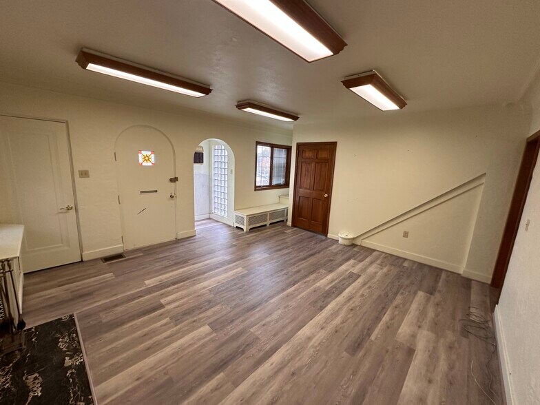 More Photos Of 4499 Mt Royal Blvd, Allison Park Office For Sale