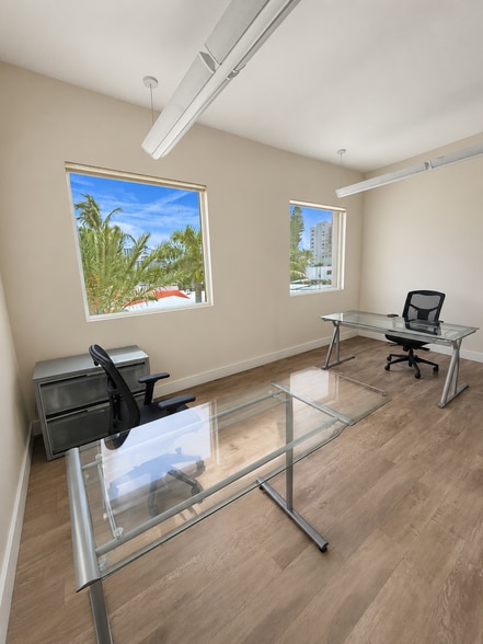 More Photos Of 201 N Ocean Dr, Hollywood Storefront Retail Office For Lease