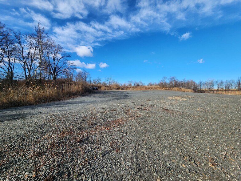 More Photos Of Olympic Drive, Edison Land For Lease