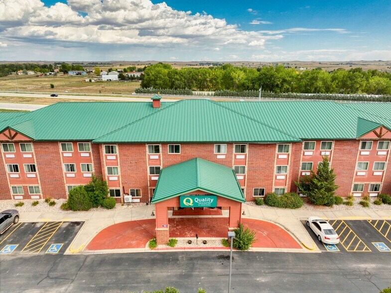 More Photos Of 7860 6th St, Wellington Hotel For Sale