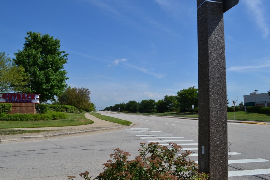 More Photos Of 164 S Gary Ave, Bloomingdale Land For Lease