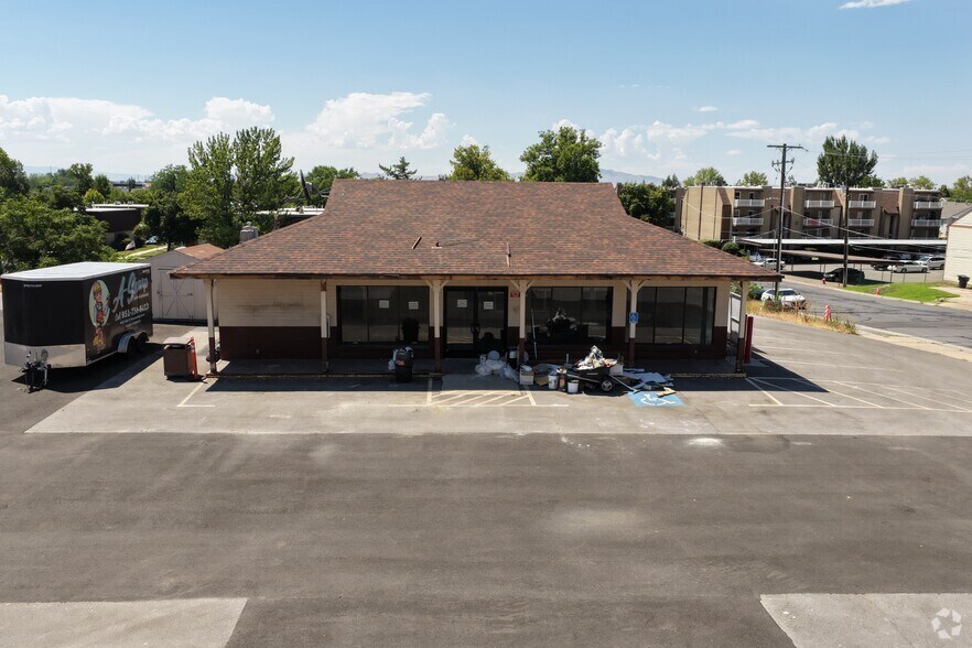 More Photos Of 115 N Main St, Centerville Convenience Store For Sale