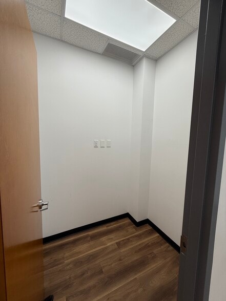 More Photos Of 2340 E Beardsley Rd, Phoenix Medical For Lease