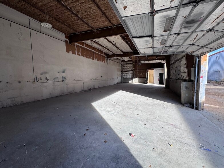 More Photos Of 165 S 122nd Ave, Tulsa Warehouse For Lease
