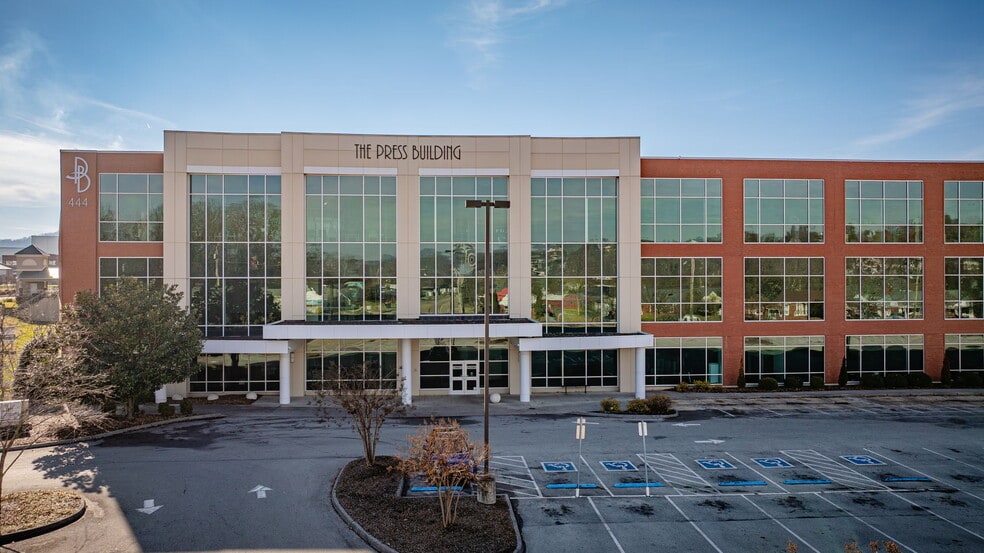 Primary Photo Of 400-444 Clinchfield St, Kingsport Medical For Lease