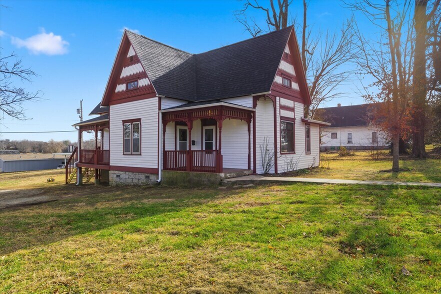 Primary Photo Of 722 N Maple Ave, Mountain Grove Office For Sale