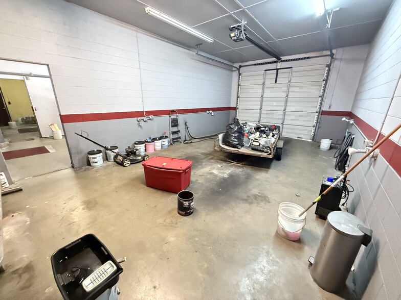 More Photos Of 906 N Breazeale Ave, Mount Olive Auto Dealership For Sale