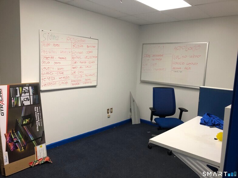 More Photos Of 400 Chapel Rd, South Windsor Flex For Sale