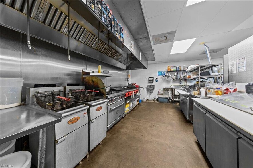More Photos Of 130 Commerce St, Suffolk Restaurant For Sale