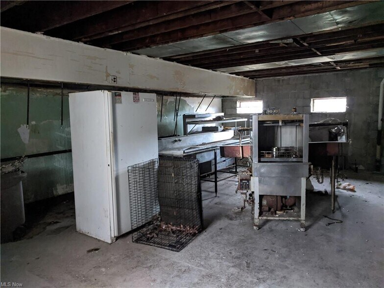 More Photos Of 367 N State St, Painesville General Retail For Sale