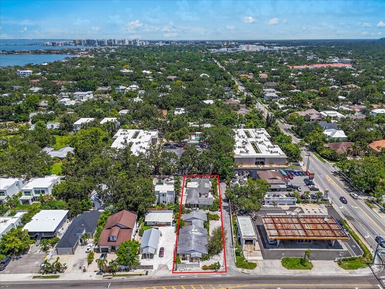 More Photos Of 1760 Wisconsin Ln, Sarasota Multifamily For Sale