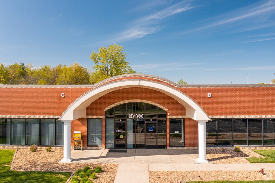 More Photos Of 4600 Executive Center Pky, Saint Peters Office For Lease
