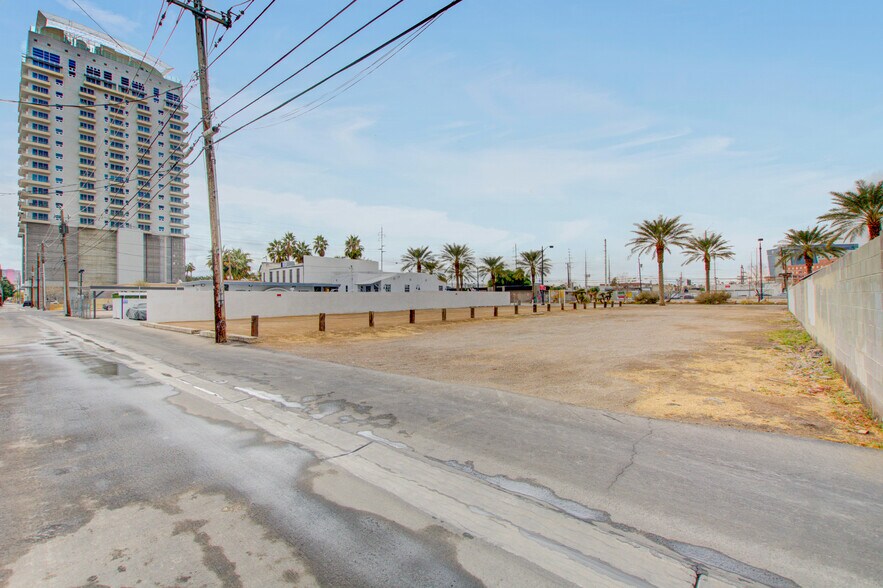 More Photos Of 715 Casino Center Blvd, Las Vegas Land For Sale