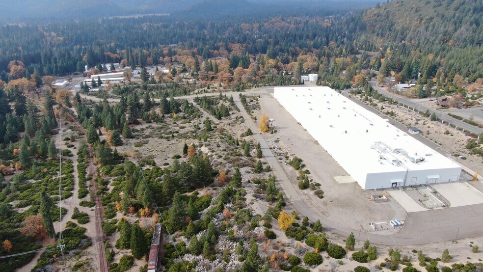 More Photos Of 210 Ski Village Dr, Mount Shasta Distribution For Sale