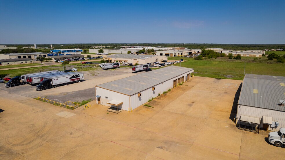 More Photos Of 225 Metro Dr, Terrell Unknown For Lease