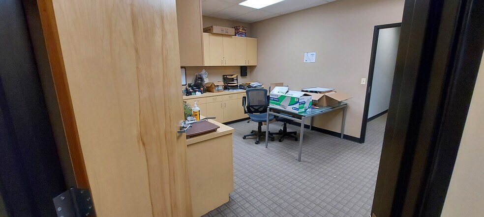 More Photos Of 7399 S Tucson Way, Centennial Flex For Lease