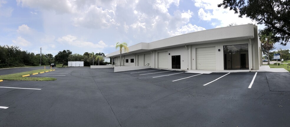 Primary Photo Of 365 Sarasota Center Blvd, Sarasota Light Distribution For Lease