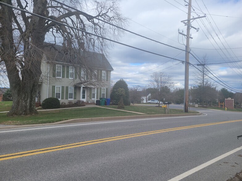 More Photos Of 834 Washington Rd, Westminster Flex For Sale