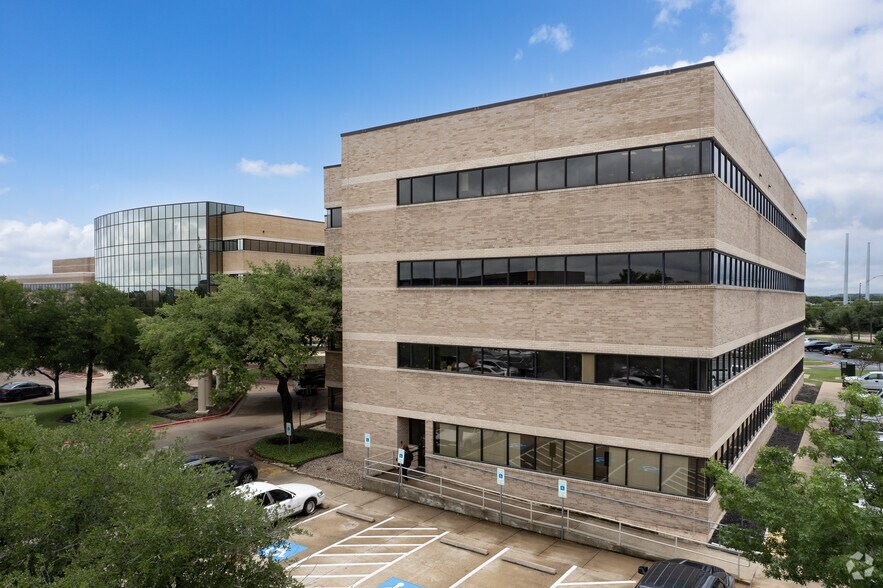 More Photos Of 1602 Rock Prairie Rd, College Station Medical For Lease