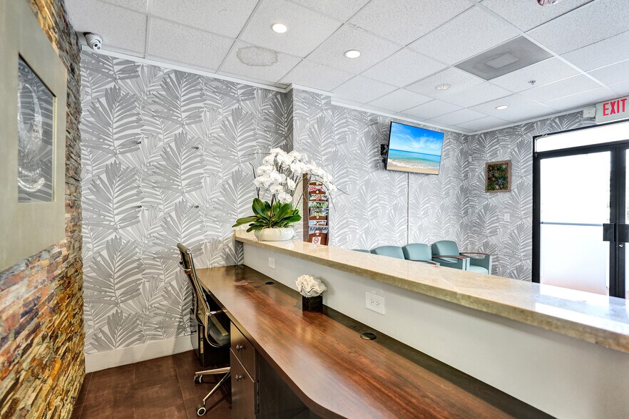 More Photos Of 7374 SW 93rd Ave, Miami Office For Sale