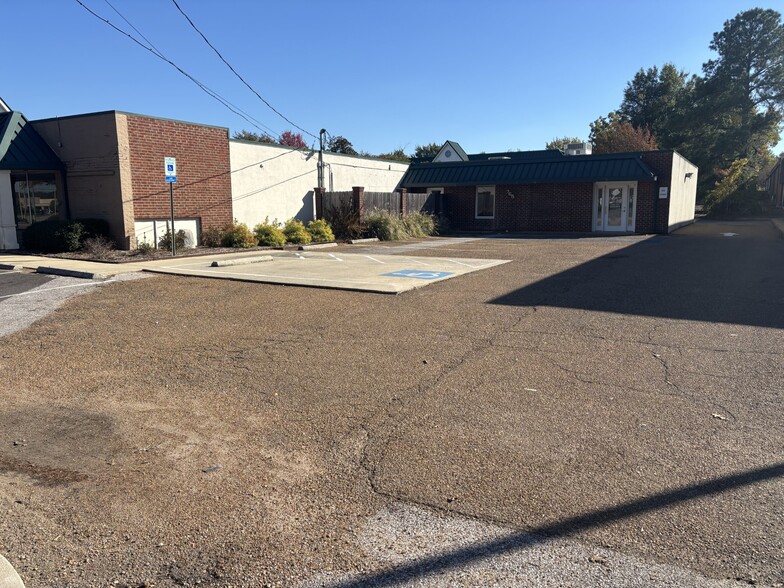 More Photos Of 763-765 W Poplar Ave, Collierville Freestanding For Sale