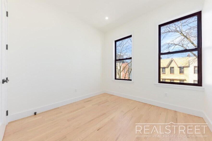More Photos Of 1276 Jefferson Ave, Brooklyn Apartments For Sale