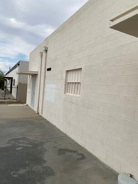 More Photos Of 44820 Yucca Ave, Lancaster Warehouse For Sale